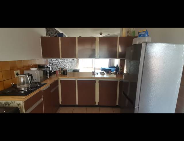 2 BEDROOM FLAT FOR SALE IN VEREENIGING CENTRAL